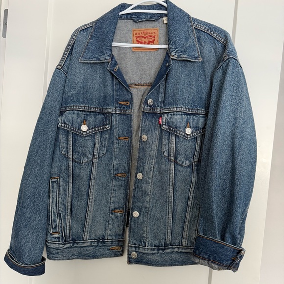 Levi's Jackets & Blazers - Women’s Levis 90s trucker jacket